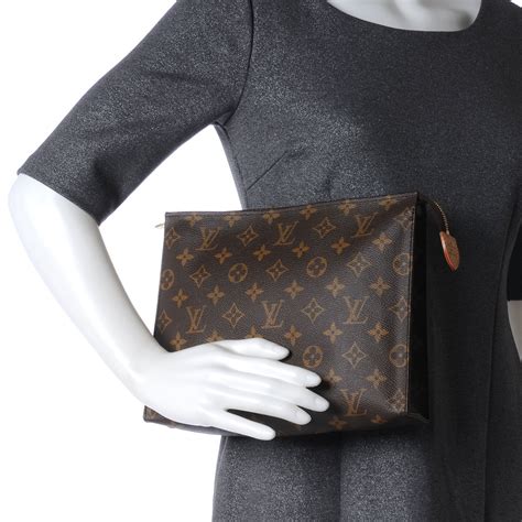 toiletry 26 louis vuitton|Louis Vuitton monogram toiletry bag.